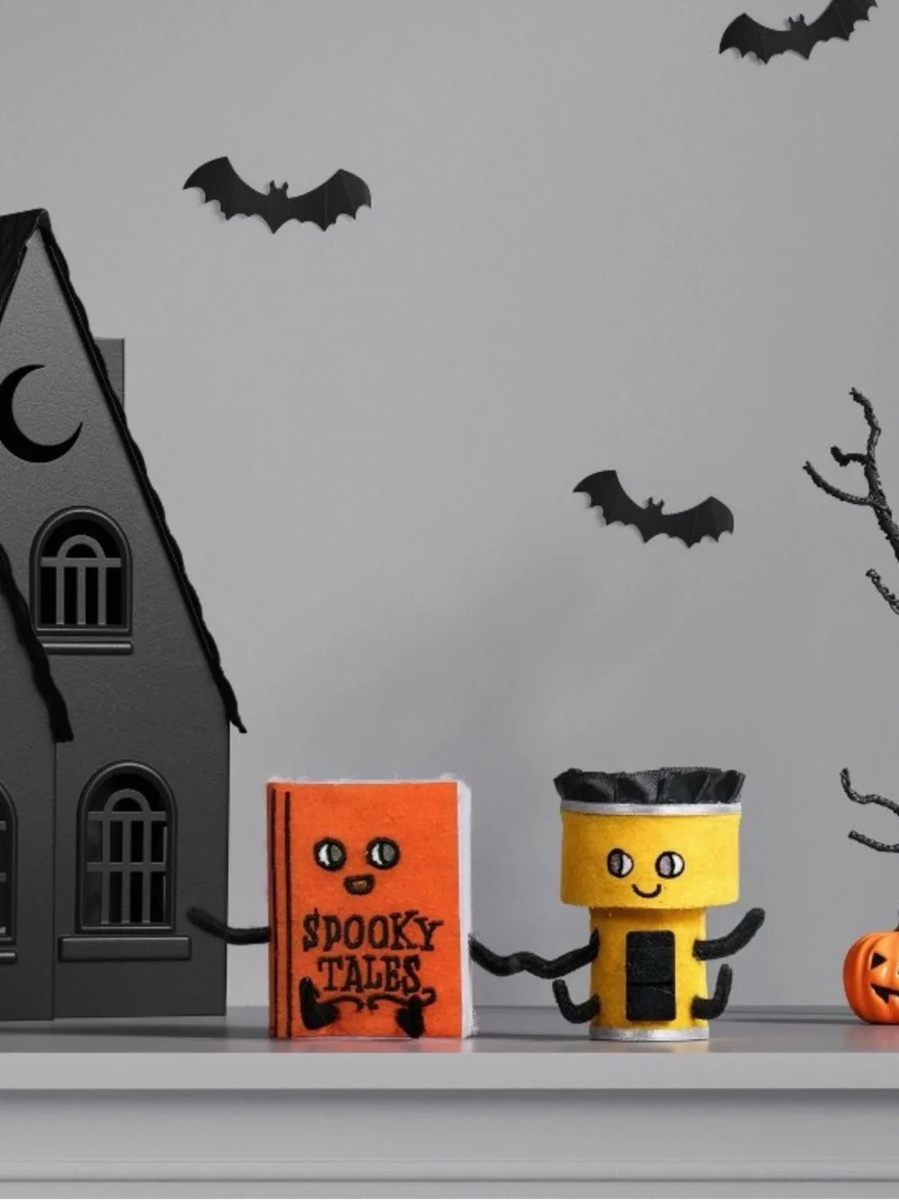 NEW Target Hyde and EEK! Boutique™ Halloween Scary Book and Flashlight Duos